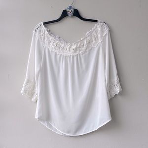 NWOT Tacera Lace Trim On and Off Shoulder Blouse